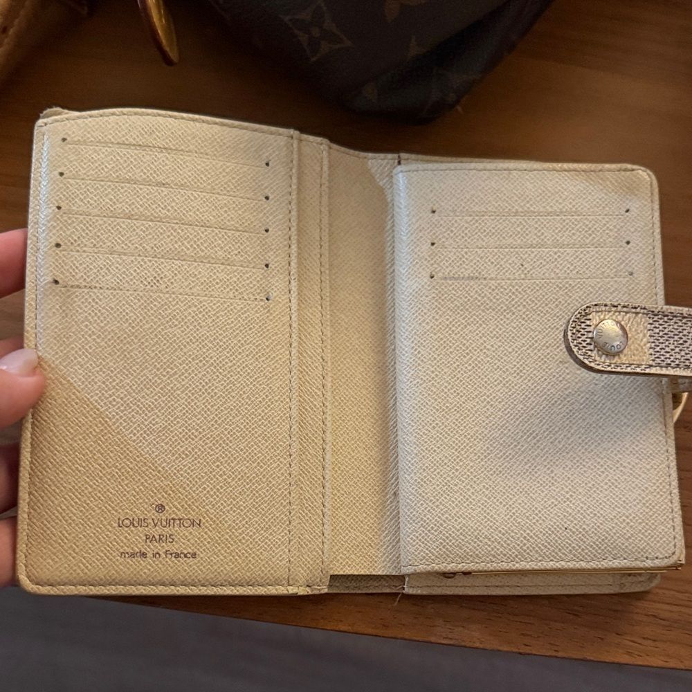 Louis Vuitton Cream and Gray Checkered Wallet - Picture 2 of 5